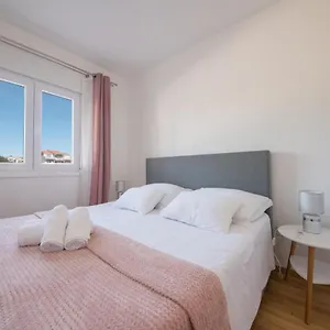Romanca Apartment
