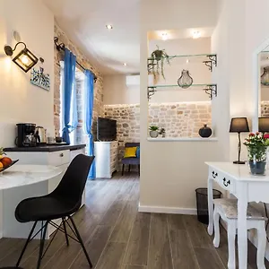 Angie Apartment