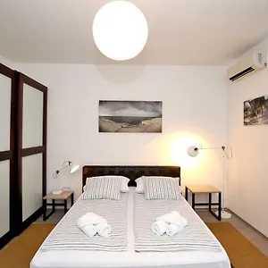 Studio Vito Apartment